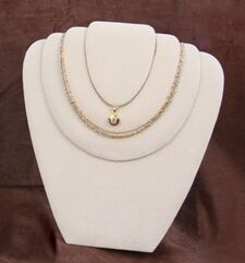 Necklace Display Stand Jewelry Diamonds Gold Silver Chains